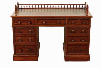 KNEEHOLE DESK