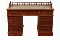 KNEEHOLE DESK