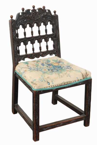 SIDE CHAIR