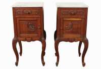 PAIR OF OAK BEDSIDE CABINETS - 2