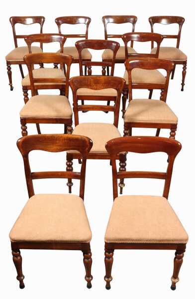 SET OF DINING CHAIRS