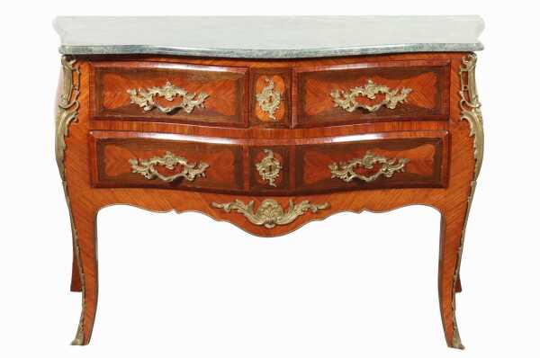 BOMBE COMMODE