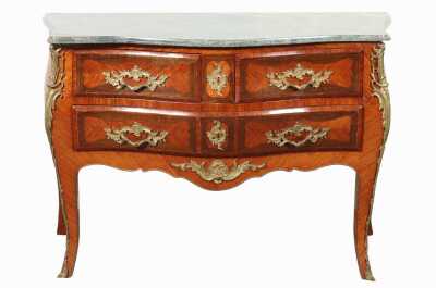 BOMBE COMMODE