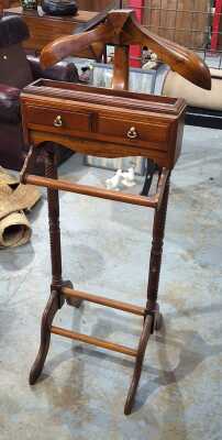 VALET STAND