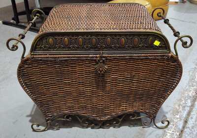 DECORATIVE TRUNK