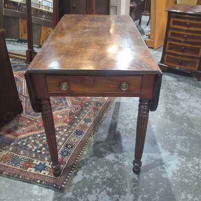 PEMBROKE TABLE