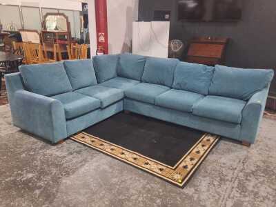 LOUNGE SUITE