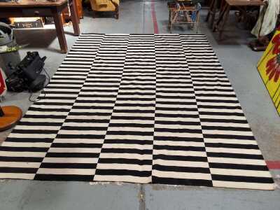 WOOLEN RUG