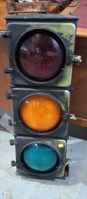 TRAFFIC LIGHT