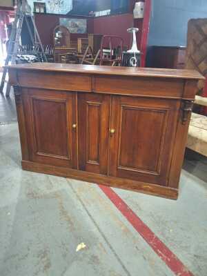 SIDEBOARD