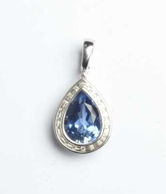 SAPPHIRE & DIAMOND PENDANT
