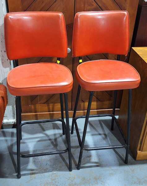 RETRO BAR STOOLS