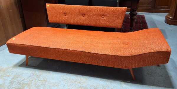 DAY BED