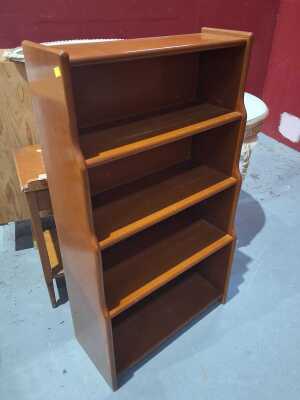 STEPPED BOOKSHELF
