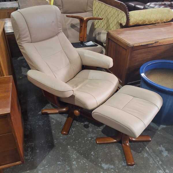 LEATHER RECLINER