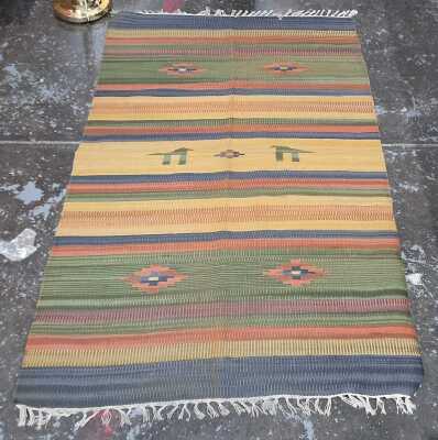 DECORATIVE RUG