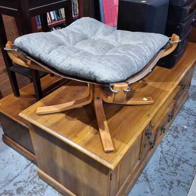 STOOL