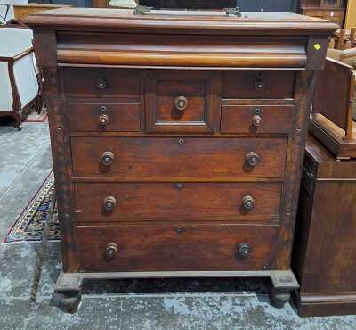 CHEST OF DRAWERS