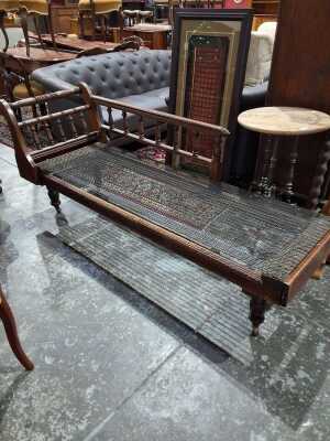 DAY BED