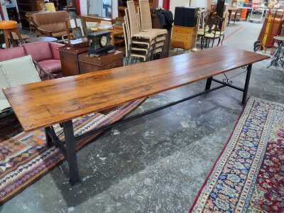 FARMHOUSE TABLE