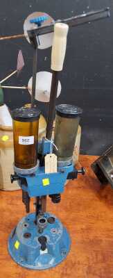 RELOADING PRESS