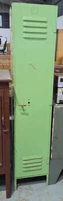 VINTAGE LOCKER