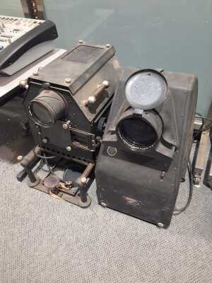 PROJECTOR LIGHTS