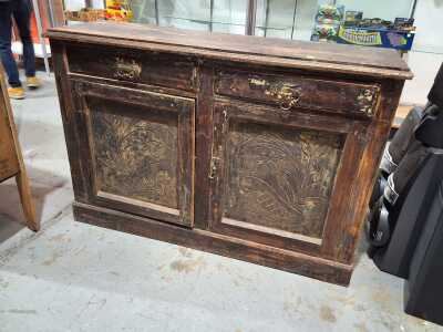 SIDEBOARD