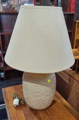 TABLE LAMP