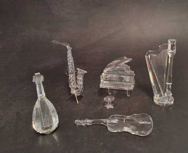 SWAROVSKI INSTRUMENTS