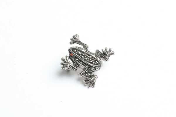 FROG BROOCH