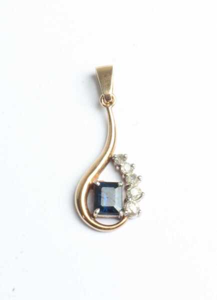 GOLD PENDANT