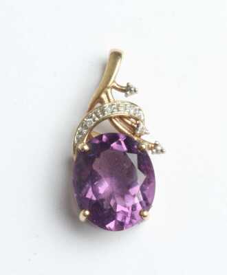 GOLD PENDANT