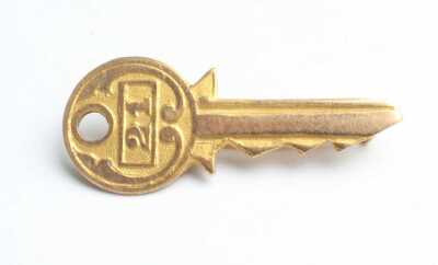 GOLD BROOCH