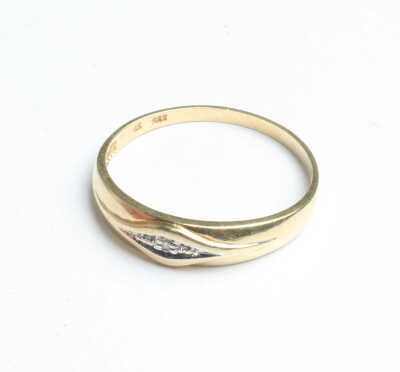 GOLD RING