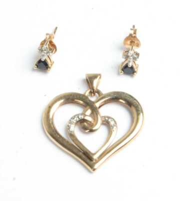 GOLD PENDANT & EARRINGS
