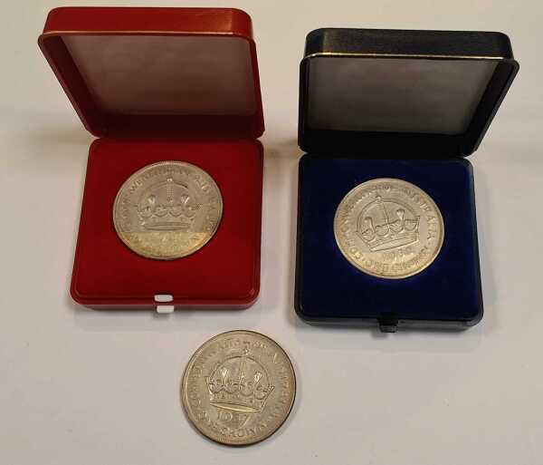 SILVER CROWNS