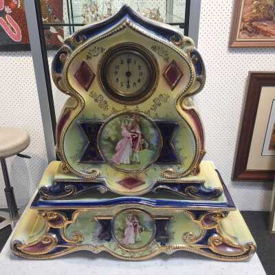 MANTEL CLOCK