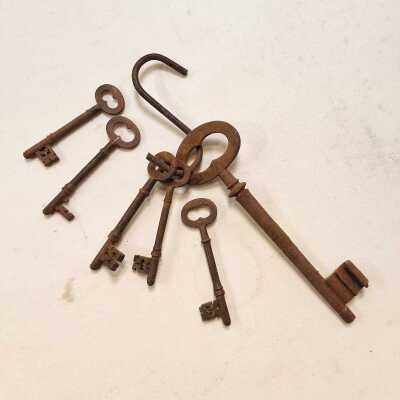 RUSTIC KEYS