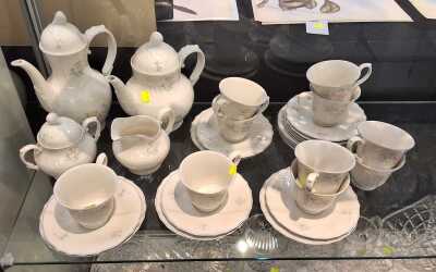 ROYAL DOULTON