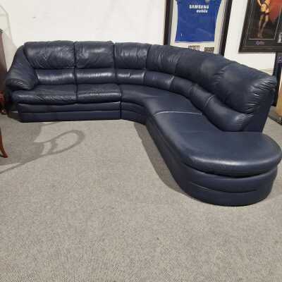 LOUNGE SUITE
