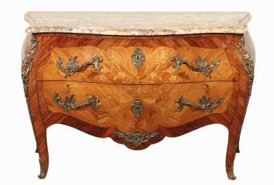 BOMBE COMMODE