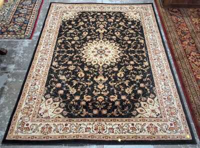 FLOOR RUG