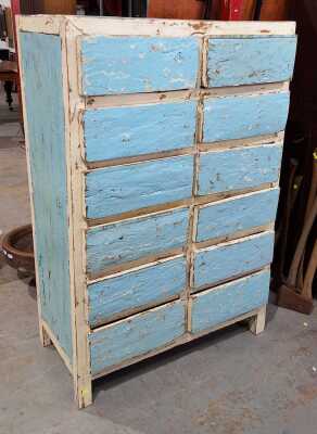 CHEST OF DRAWERS