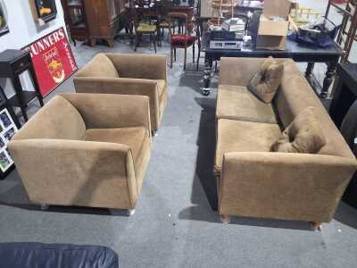 LOUNGE SUITE