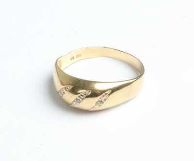 GOLD RING