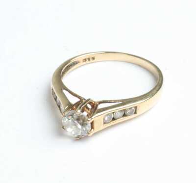 GOLD RING