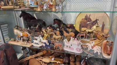 HORSE DECOR