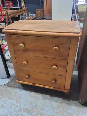 CHEST OF DRAWERS