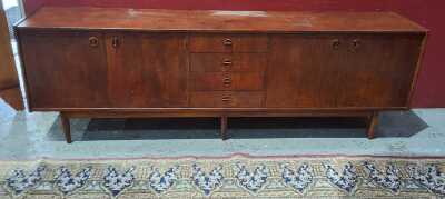 MID-CENTURY SIDEBOARD